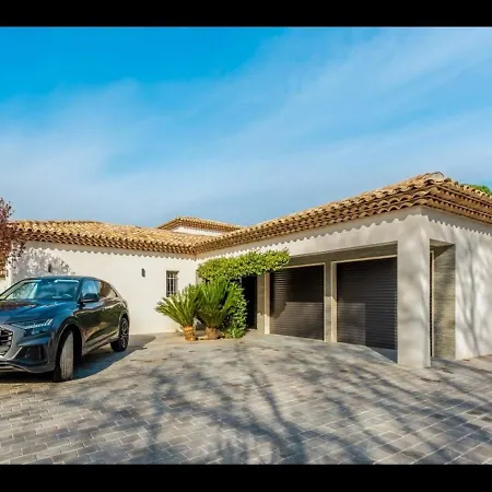 וילה Beautiful 5 Bedrooms Villa, A Shelter In Lush Greenery
