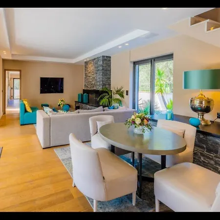 וילה Beautiful 5 Bedrooms Villa, A Shelter In Lush Greenery *