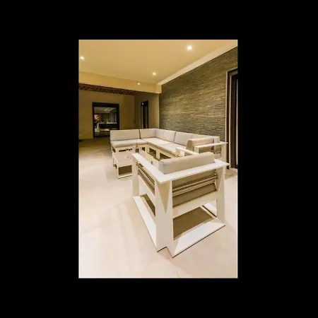 Beautiful 5 Bedrooms Villa, A Shelter In Lush Greenery